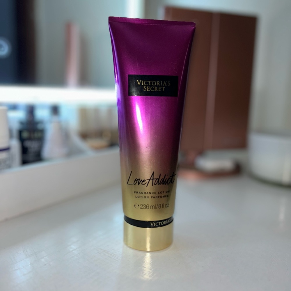 Victoria's Secret Love Addict Lotion - Purple and Gold